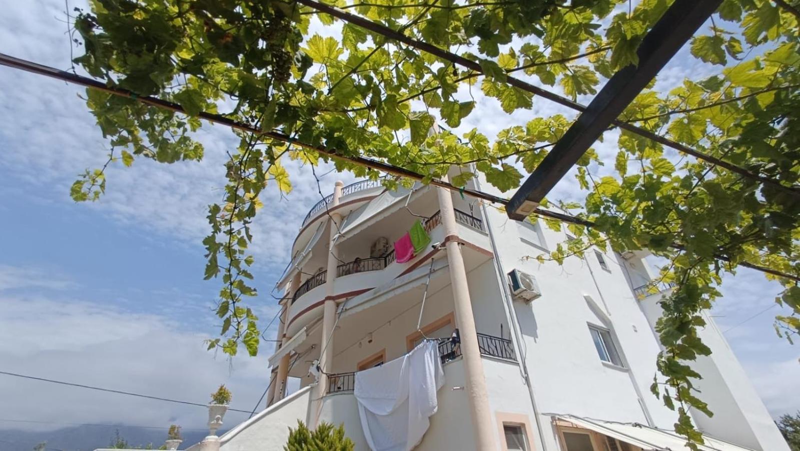 Apartments Rudi Orikum Eksteriør billede
